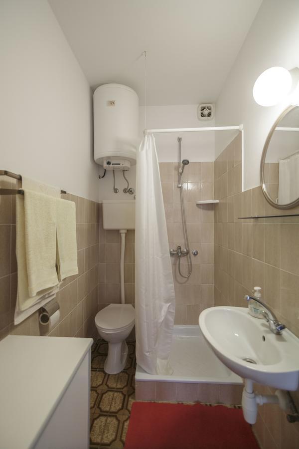 Apartmani Jordana Komiža Buitenkant foto