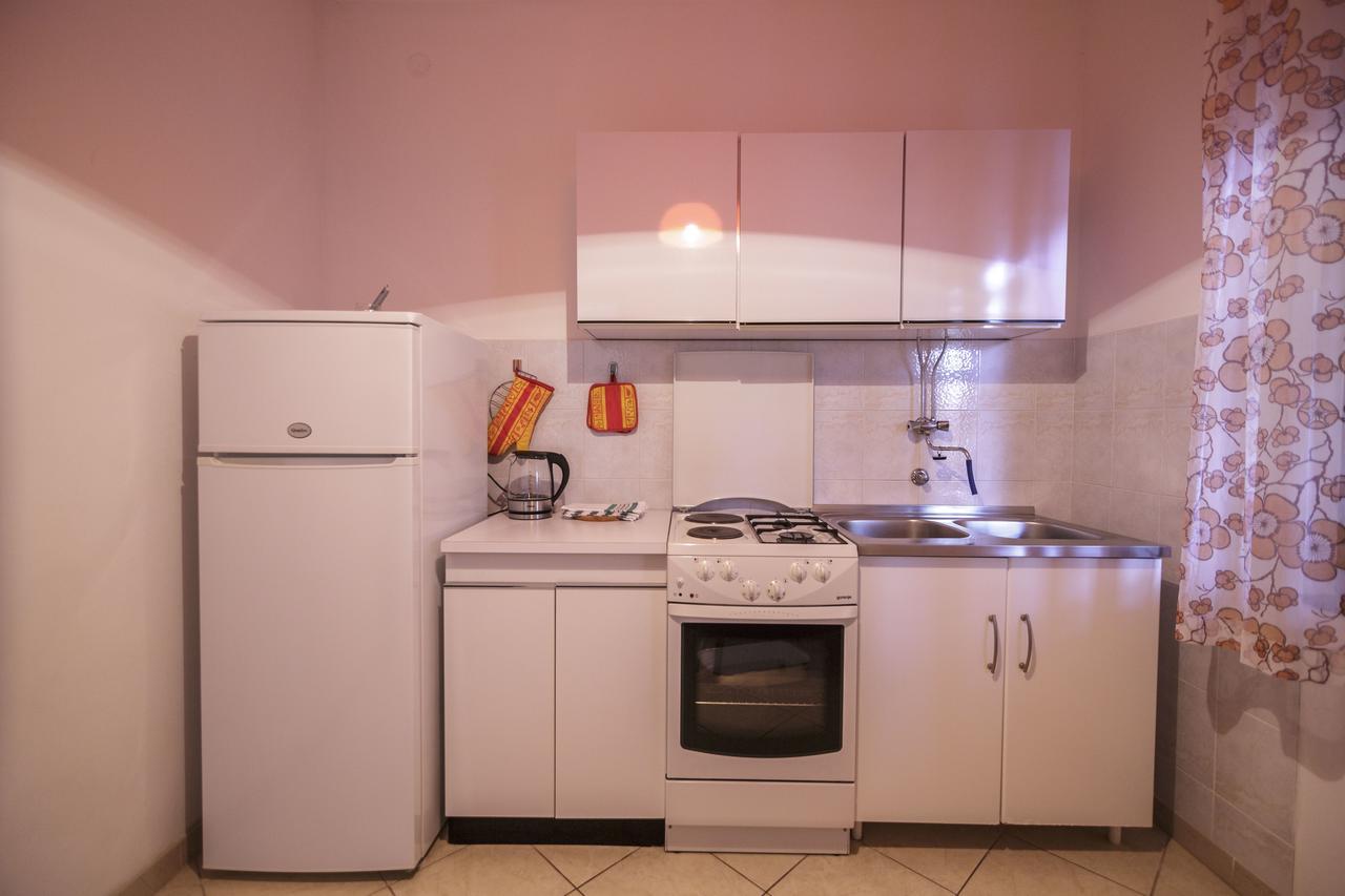 Apartmani Jordana Komiža Buitenkant foto