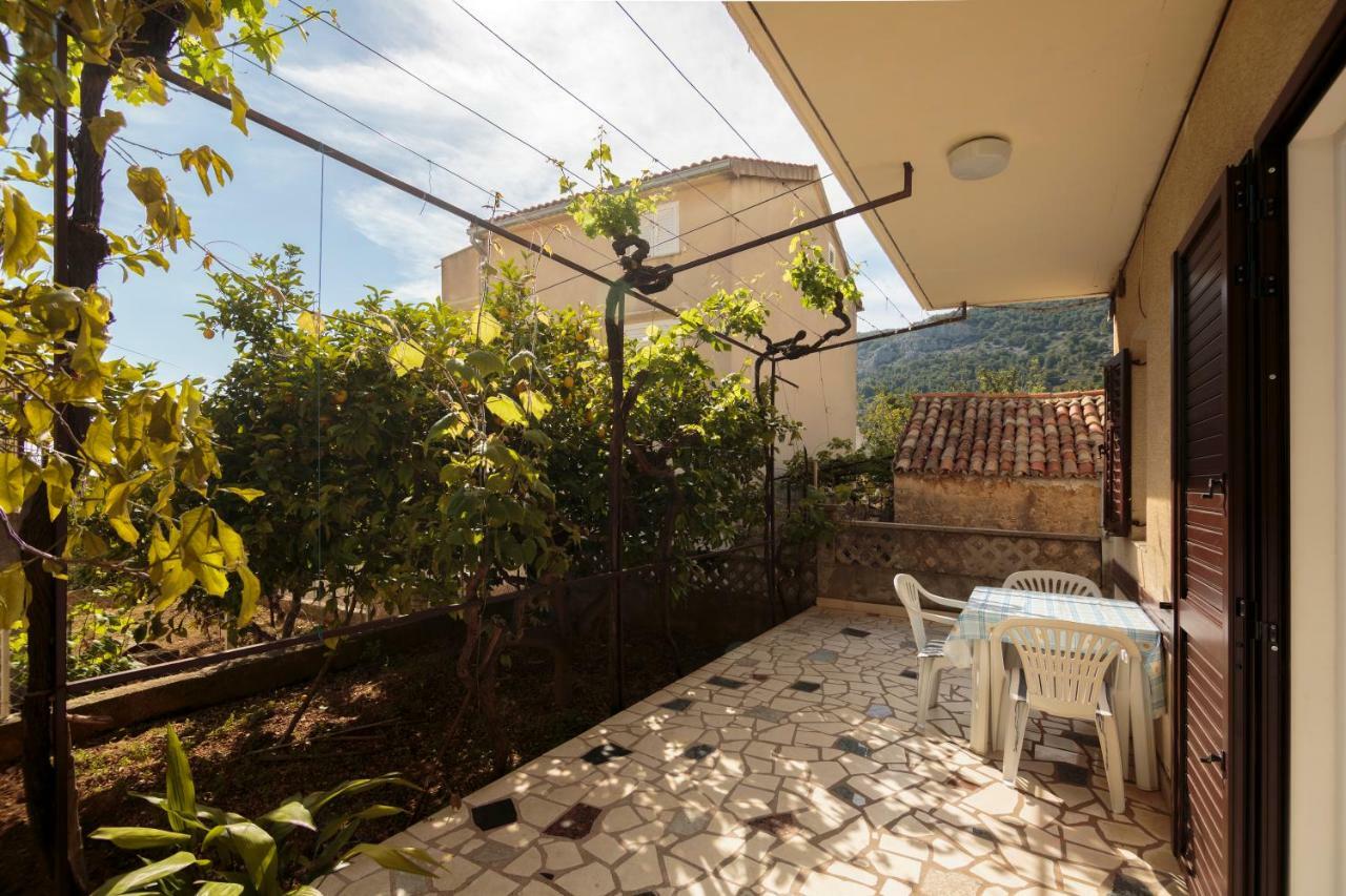 Apartmani Jordana Komiža Buitenkant foto