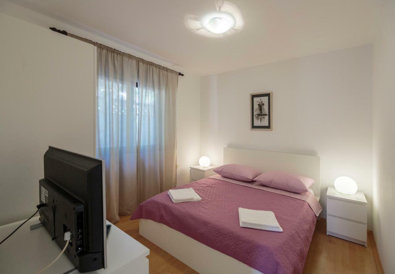 Apartmani Jordana Komiža Buitenkant foto